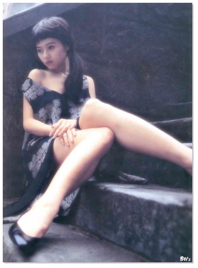 Công bố 12 bức ảnh sexy hiếm có của nữ thần phim 18+ Hong Kong Công bố 12 bức ảnh sexy hiếm có của nữ thần phim 18+ Hong Kong